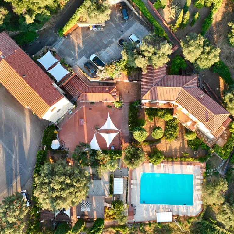 Madonna del Poggio B&B