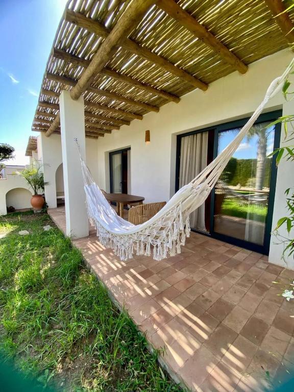 Charming Bungalow in Tarifa with Garden