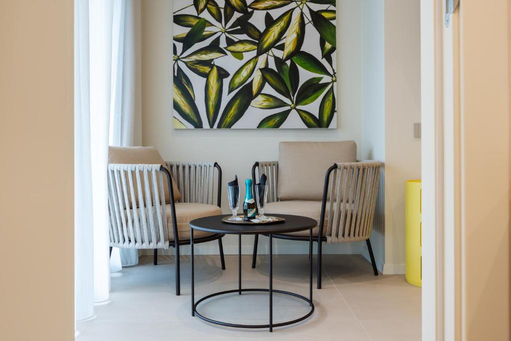 Hera Rooms and Suites - 13