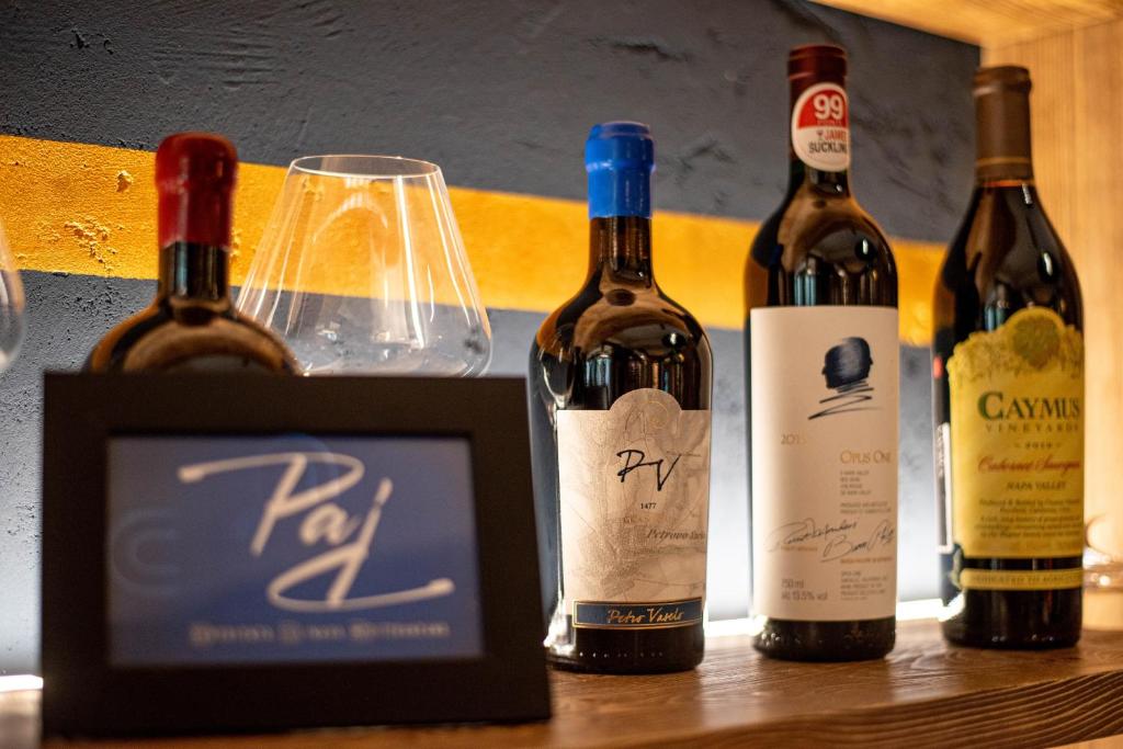 Nápoje v ubytování Paj Hotelul Retreat & Spa