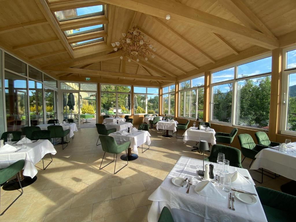 Restaurace v ubytování Gartenhotel & Weingut Pfeffel Dürnstein