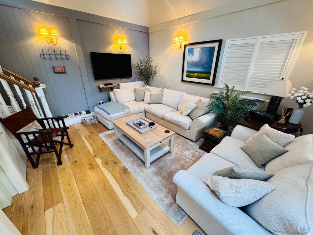 Posezení v ubytování Little Woodside a beautiful New Forest self contained private luxury annexe