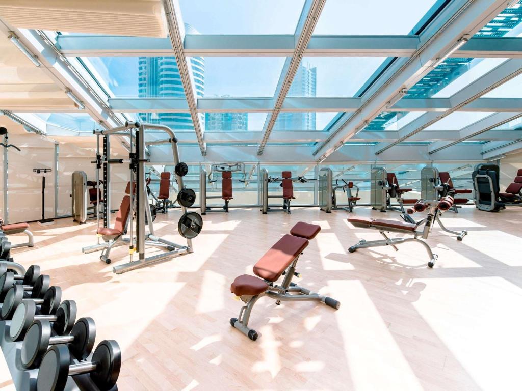 Fitness centrum a/nebo fitness zařízení v ubytování Aparthotel Adagio Fujairah