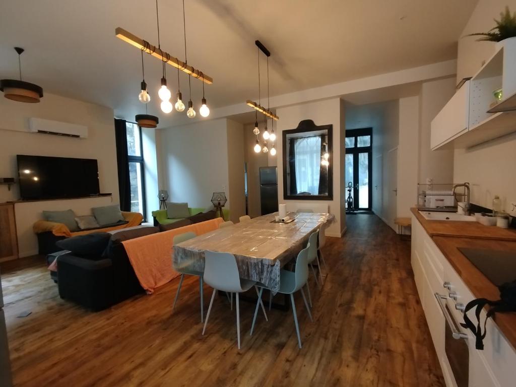 Køkken eller tekøkken på Appartement 4 chambres avec terrasse