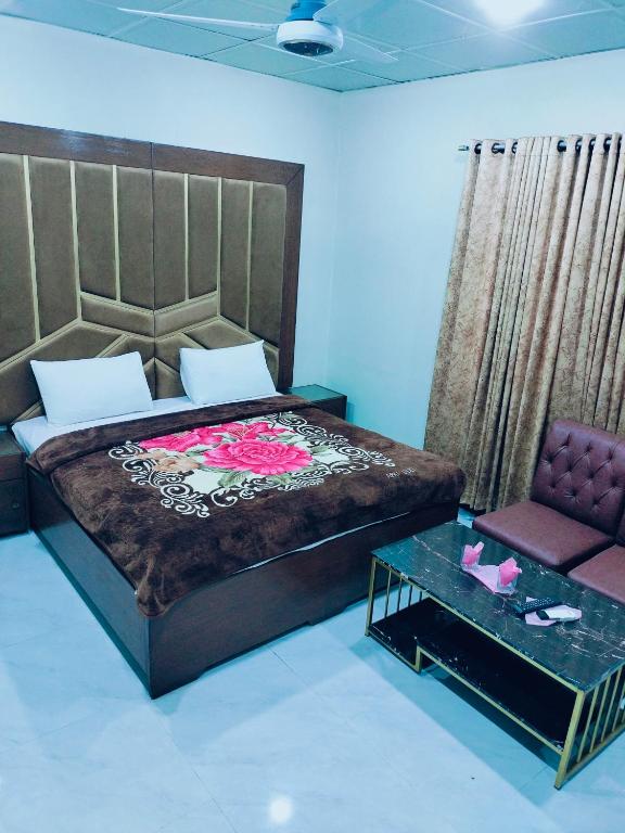 Royal Residency Guest House Karachi - Luxe Tweepersoonskamer
