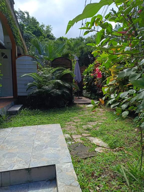 Zahrada ubytování Studio confortable à Schoelcher - 16 m² - Jardin privé