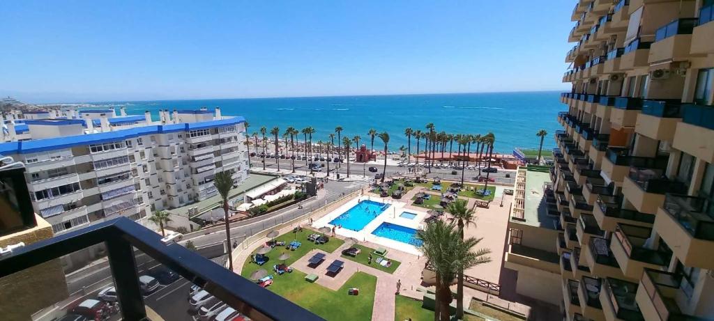 Πισίνα στο ή κοντά στο Vistas aloha playa apartamento