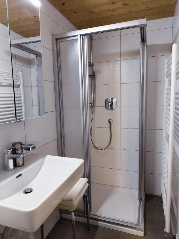 Koupelna v ubytování Gästehaus Midi