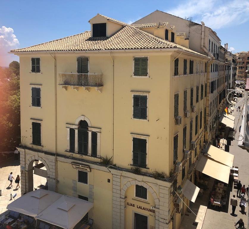 El edificio en el que está el departamento