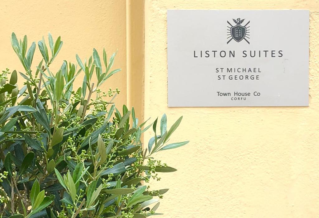 Un certificado, premio, cartel u otro documento en St Michael Liston Suite