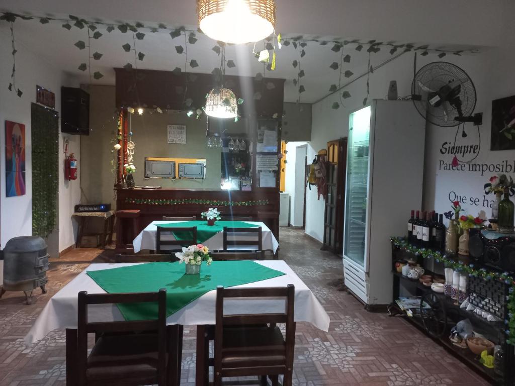 Kuchyň nebo kuchyňský kout v ubytování Hostal Sisabel