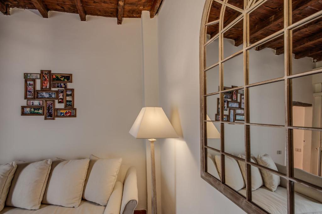 Apartments Florence- Gemma 2bd Tornabuoni area