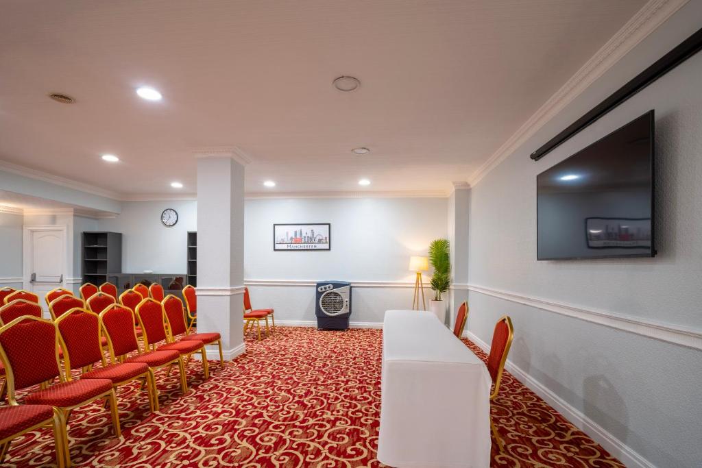 TV a/nebo společenská místnost v ubytování Sachas Hotel Manchester