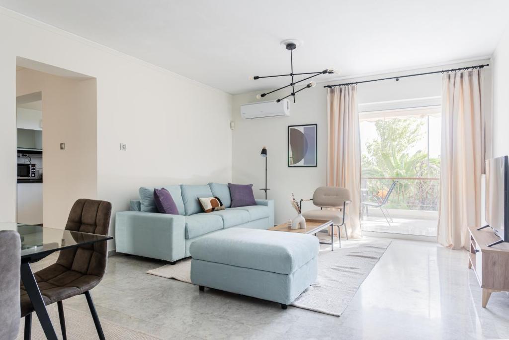 Naturally Bright 3BR Flat in Marousi by UPSTREET