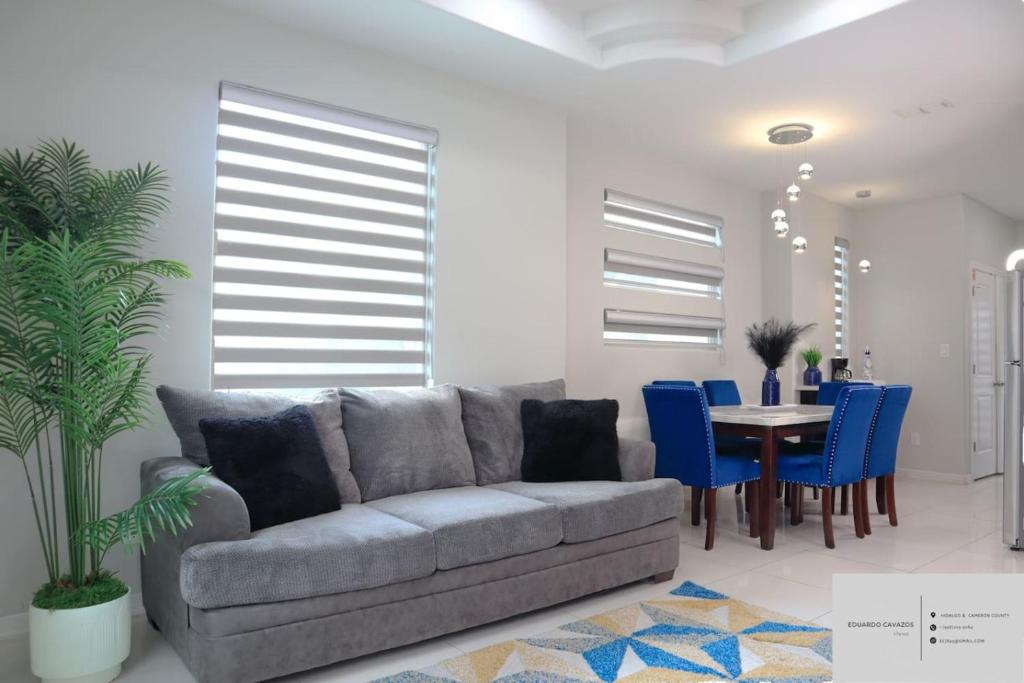 Un lugar para sentarse en The Ambassador Suite