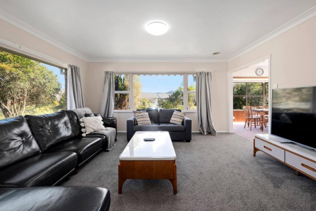 5 Huia street Holiday House - Resim 5