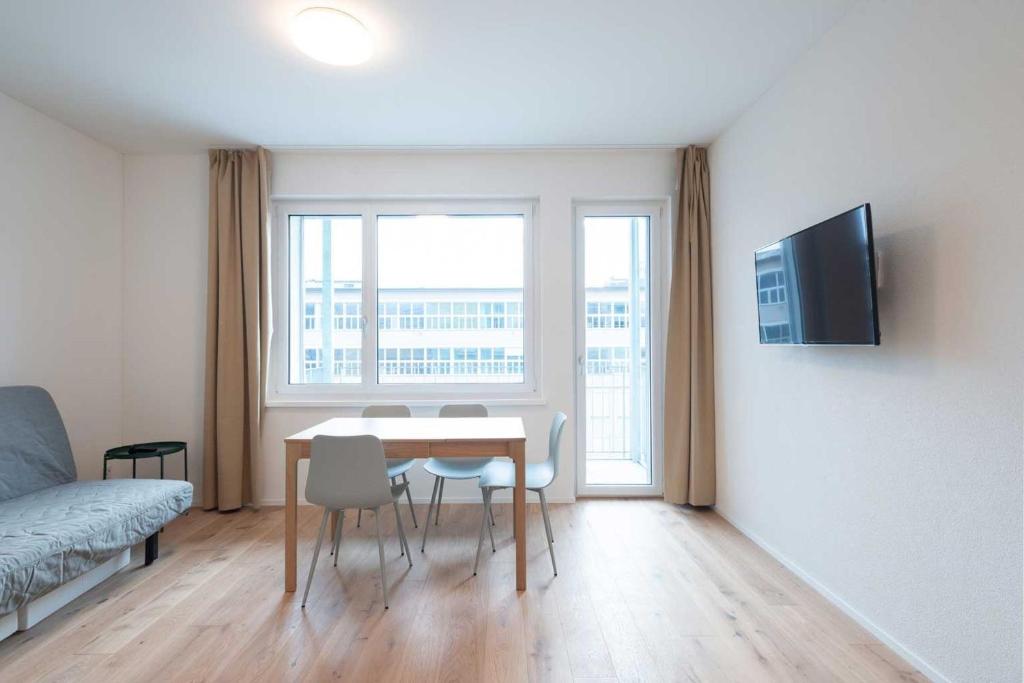 HITrental Letzigrund - Apartment - One Bedroom Apartment With Balcony P
