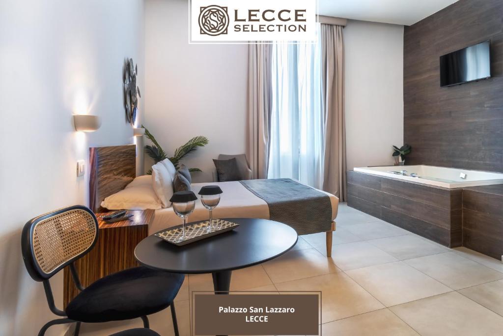 Postel nebo postele na pokoji v ubytování Palazzo San Lazzaro - Jacuzzi Rooms & Suites Lecce Selection