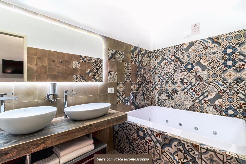 Koupelna v ubytování Palazzo San Lazzaro - Jacuzzi Rooms & Suites Lecce Selection