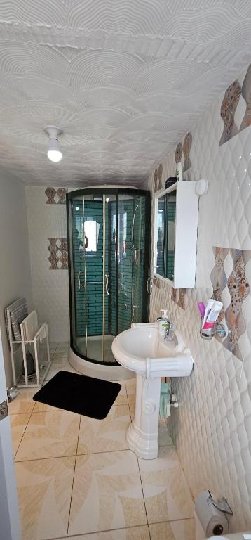 Bathroom sa Serenity Corner