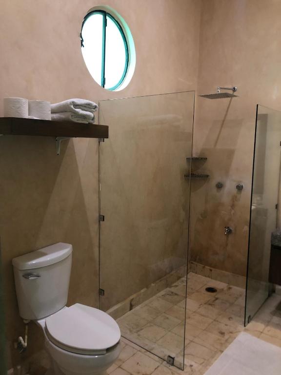 Un baño de Hotel Boutique SAYAB