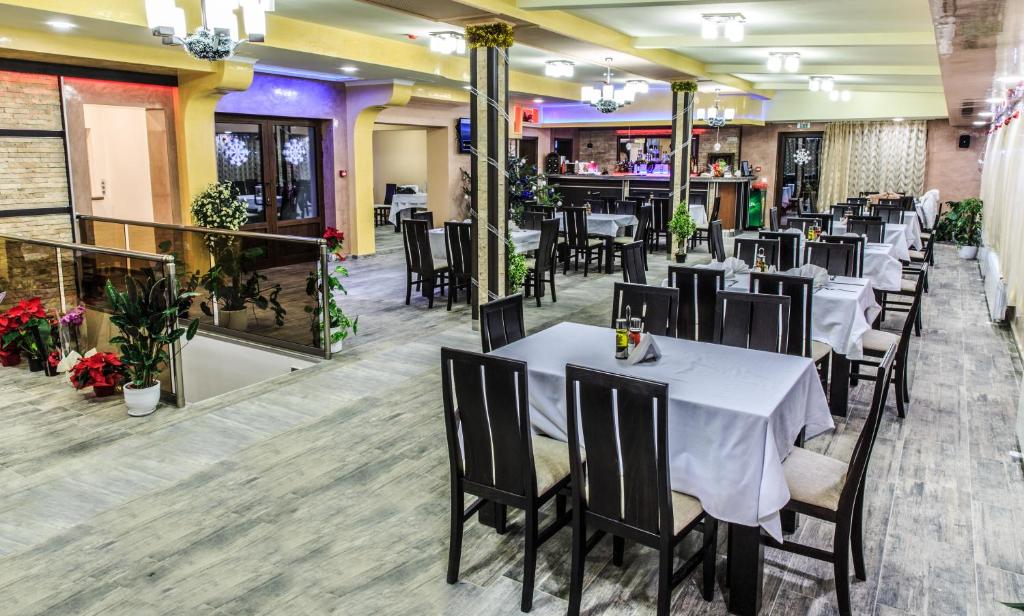 Restaurace v ubytování Hotel Nikol