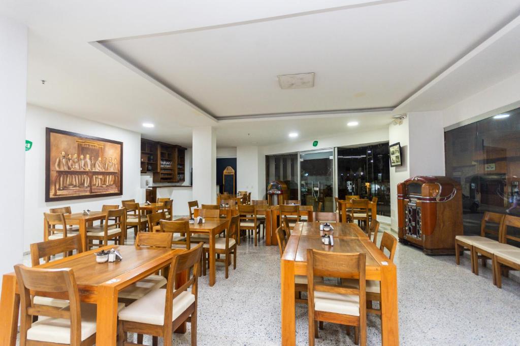 Restaurace v ubytování Hotel Bicentenario Rionegro