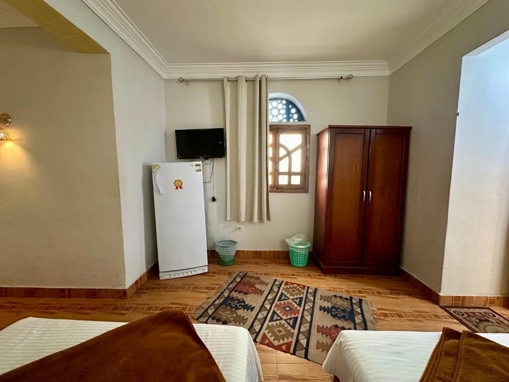 TV a/nebo společenská místnost v ubytování Gina Motel Dahab
