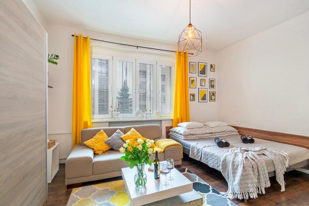 Posteľ alebo postele v izbe v ubytovaní Castle Cozy Apartment
