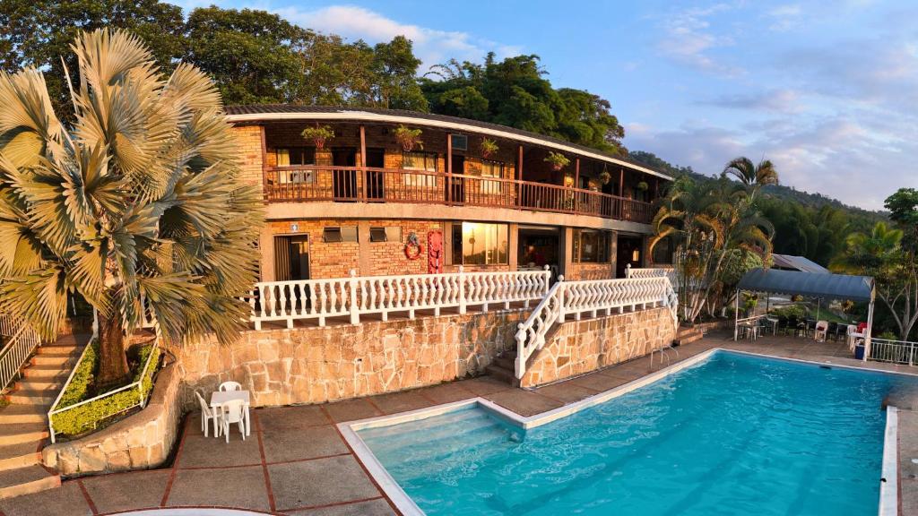 Bazén v ubytování Finca Campestre Villa La Unión Hotel en Mesitas nebo v jeho okolí