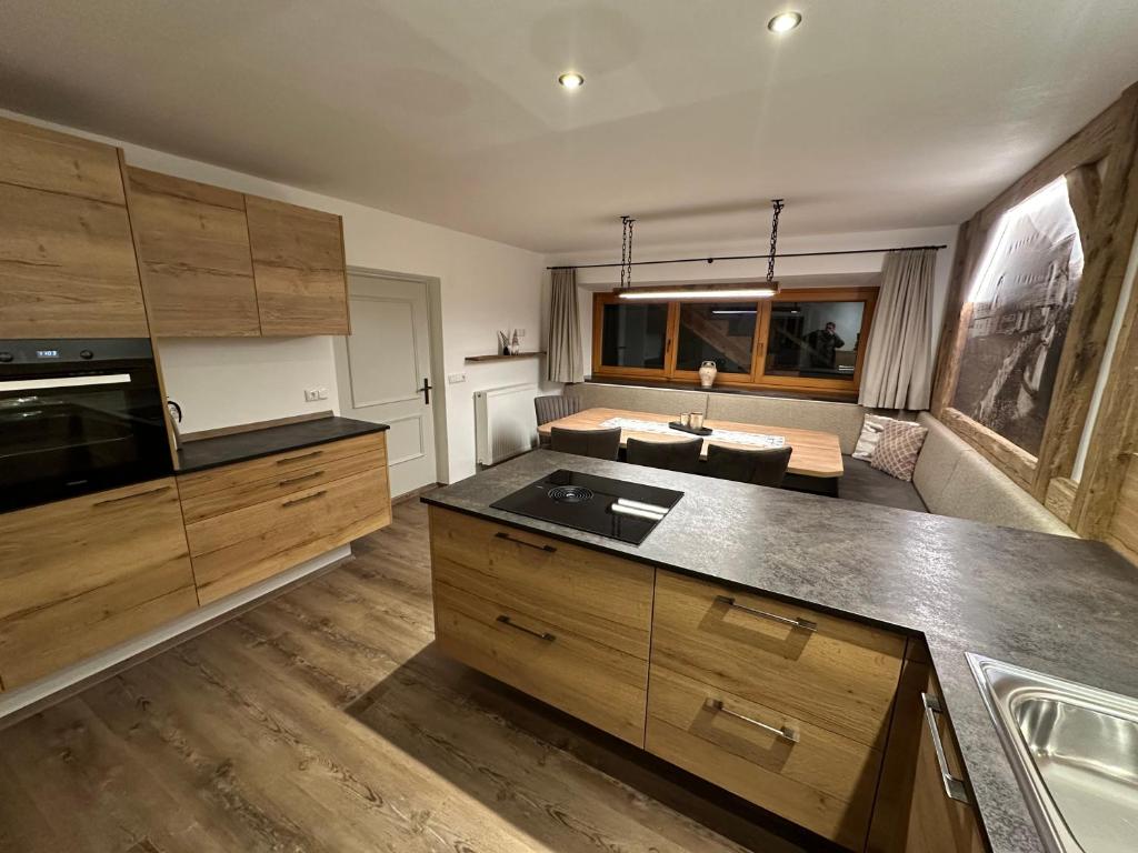 Kuchyň nebo kuchyňský kout v ubytování Ferienhaus Köck