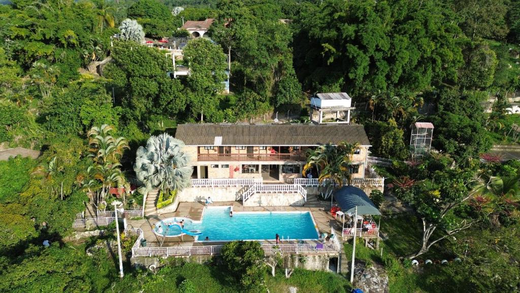 Bazén v ubytování Finca Campestre Villa La Unión Hotel en Mesitas nebo v jeho okolí
