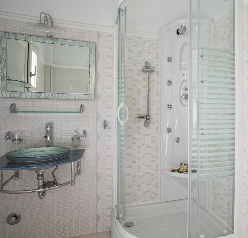 Contaratos Beach Hotel - 16