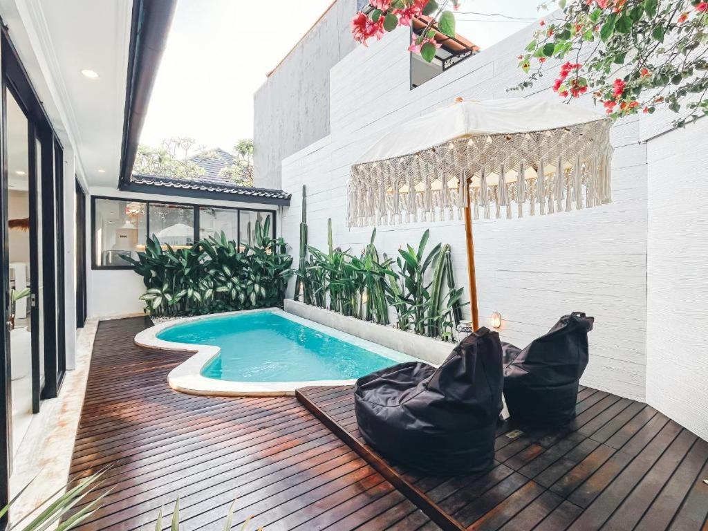 Bazen u ili blizu objekta Villa Bianca Bali