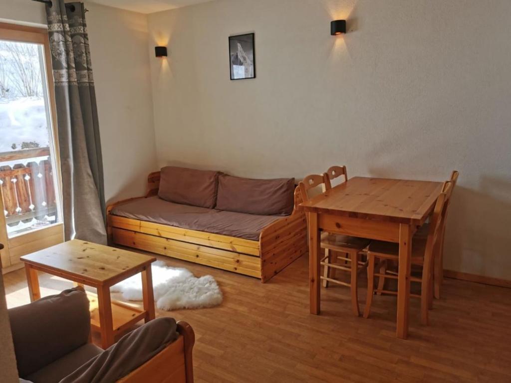 Inviting apartment near village center