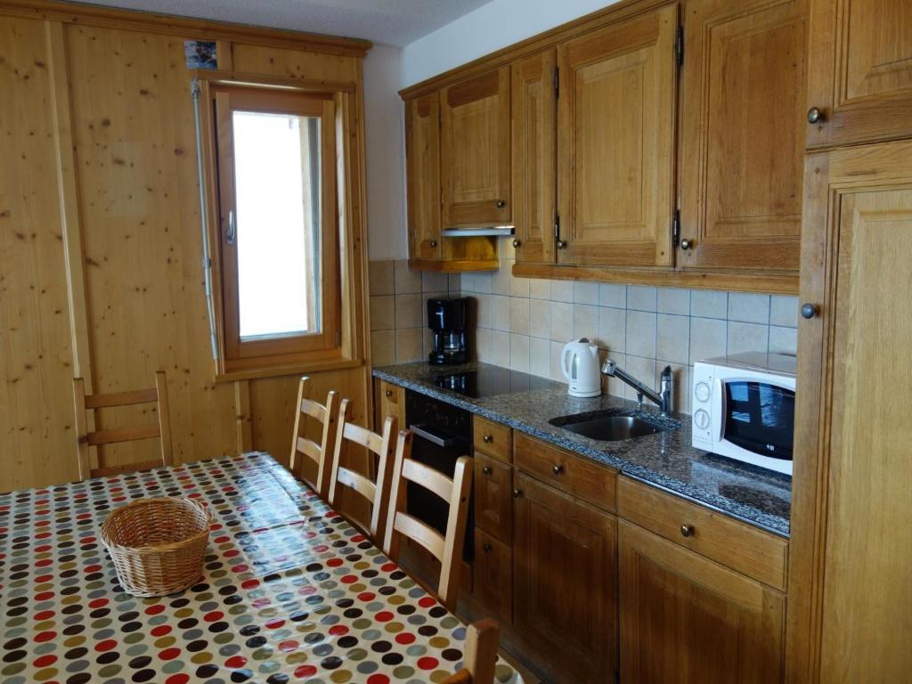 Kuchyň nebo kuchyňský kout v ubytování Apartment in Veysonnaz near Ski Lift