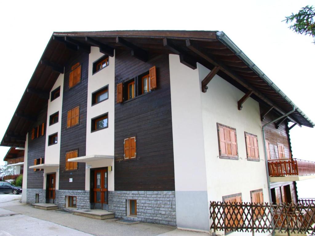 Apartment near Piste des Mayens ski-slope