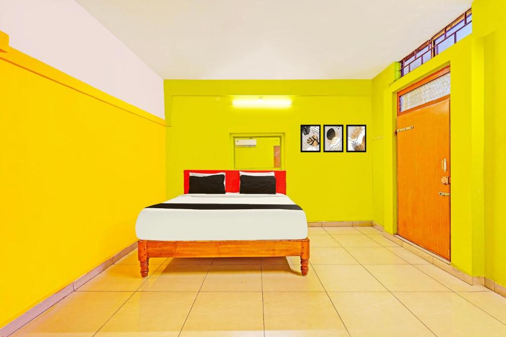Fotografie z fotogalerie ubytování Super Hotel O Thavalakuppam Near Bus Stand v destinaci Pūrnānkuppam
