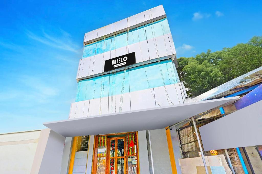 Fotografie z fotogalerie ubytování Super Hotel O Thavalakuppam Near Bus Stand v destinaci Pūrnānkuppam