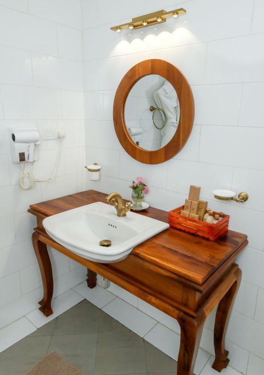 Castle Hill Bungalow by Seven Angels - 15