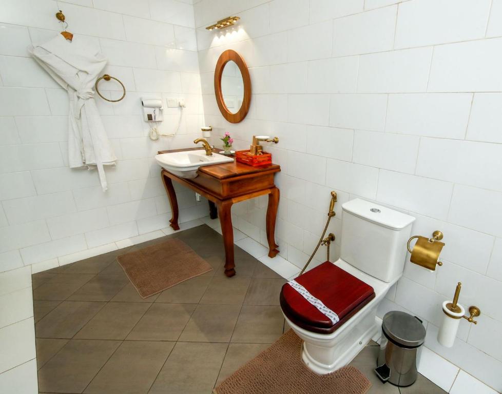 Castle Hill Bungalow by Seven Angels - 17