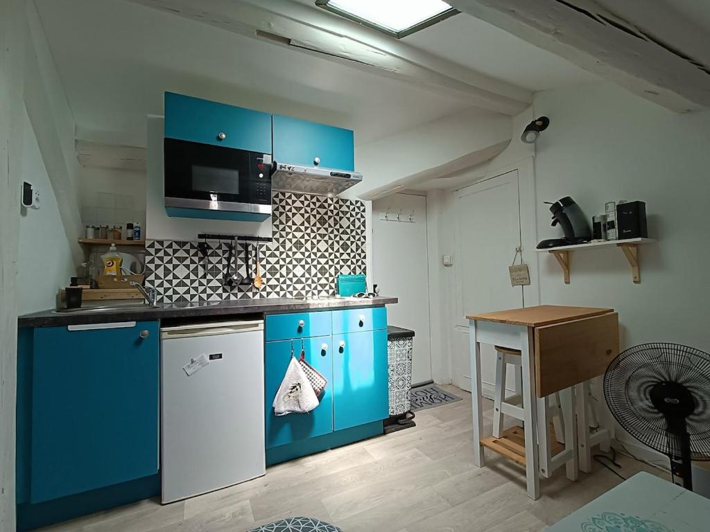 Photo de la galerie de l'établissement Appartement sous les toits ! Intra muros, à Avignon