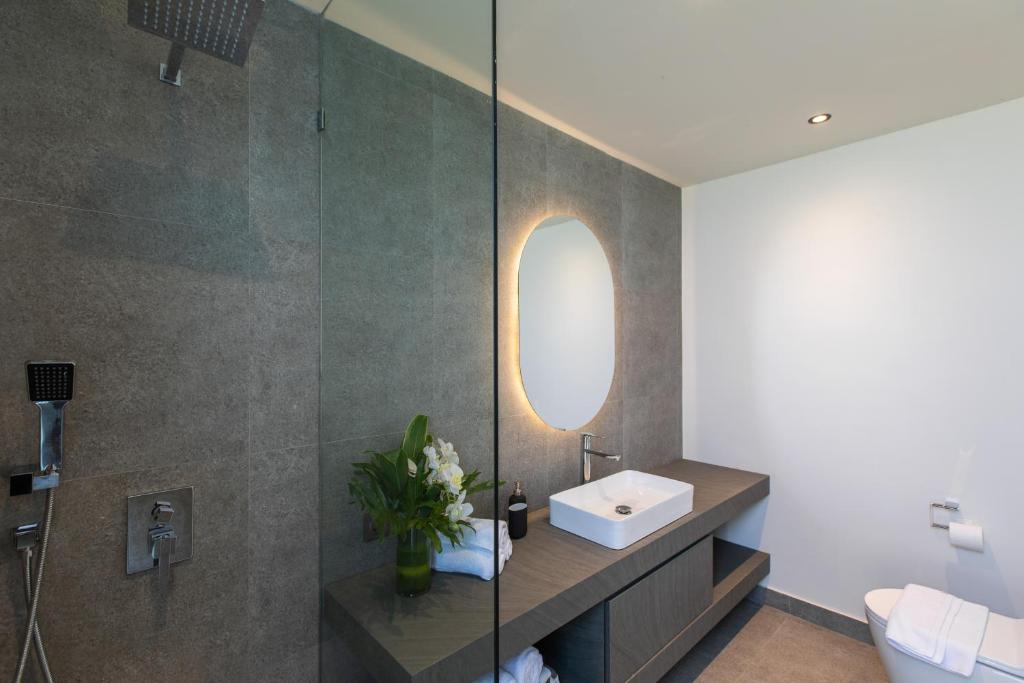 Koupelna v ubytování 20 Suites Umalas