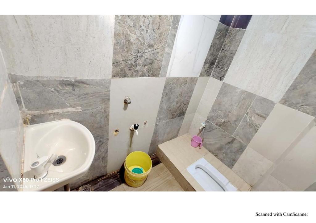 O baie la Shri Bhagwati Paying Guest House