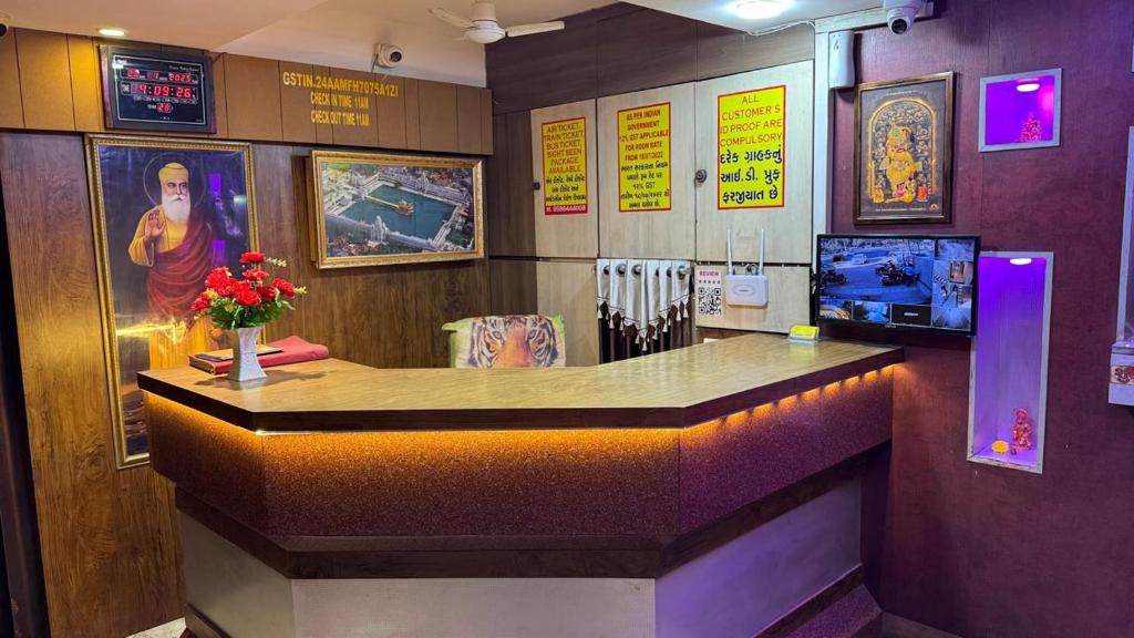 TV a/nebo společenská místnost v ubytování Hotel Dev Palace