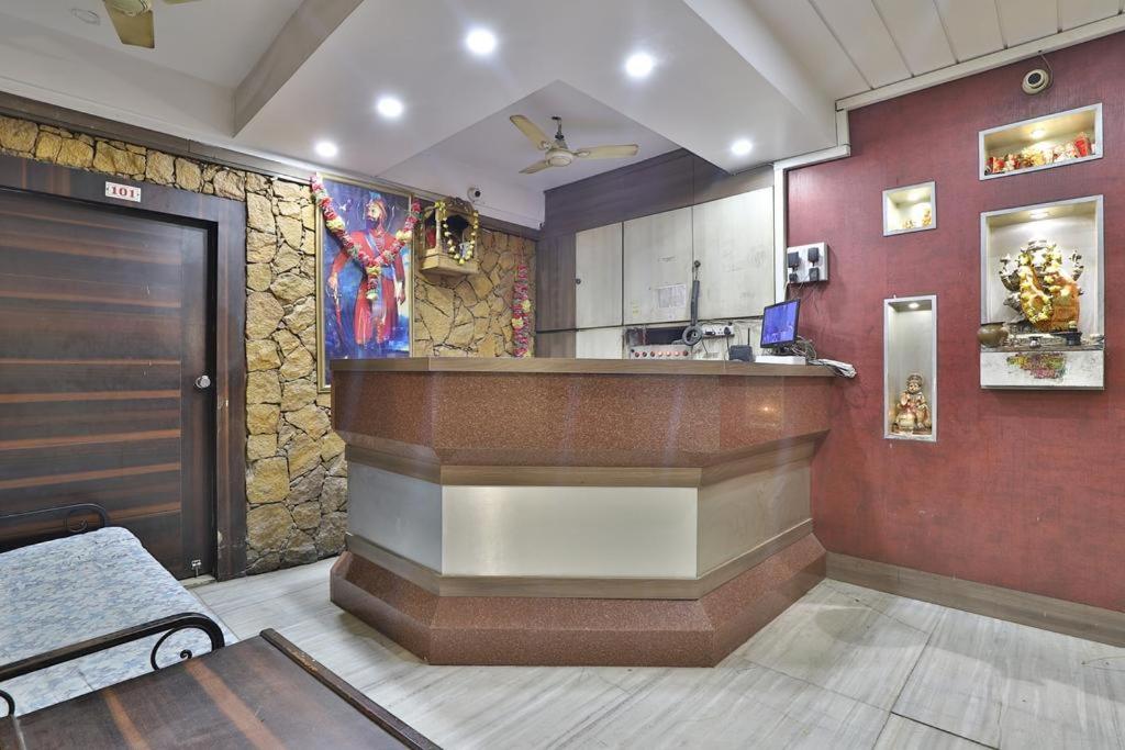 Fotografie z fotogalerie ubytování Hotel Dev Palace v destinaci Ahmadábád