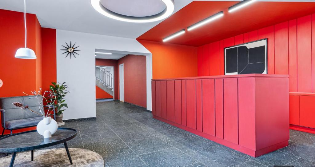 Posezení v ubytování LIVE-INN PRAGUE SUPERIOR SUITE FOR 1-4 GUESTS, 20 Mins to center, Lift, Gym, Reception, Parking, Roof Terrace, Game & Party Room
