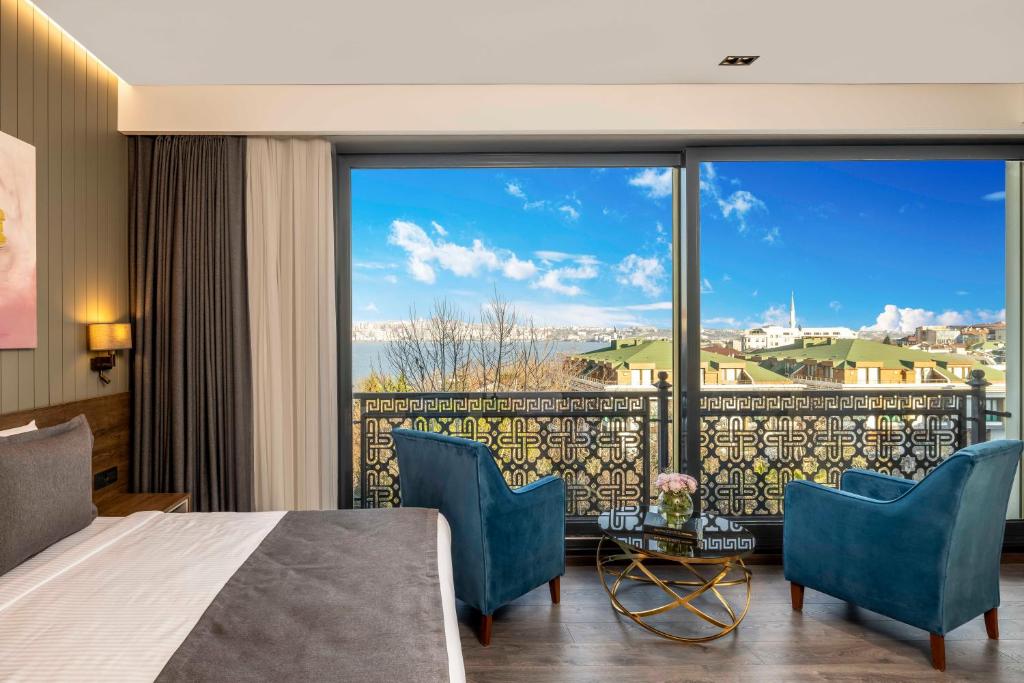 Ezkar Bathonea Art İstanbul Hotel - Habitación Triple De Lujo
