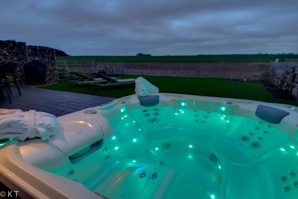 Swimmingpoolen hos eller tæt på Villa CASA BLANCA