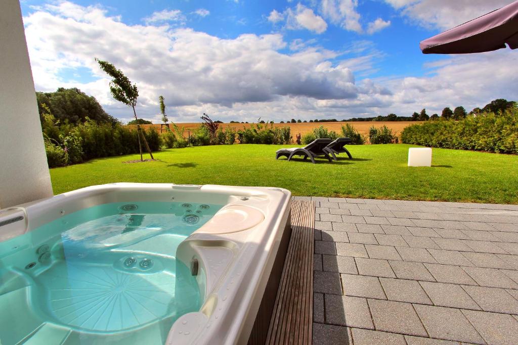 Κήπος έξω από το Villa Grande _ Fewo GLENEAGLES _WE
